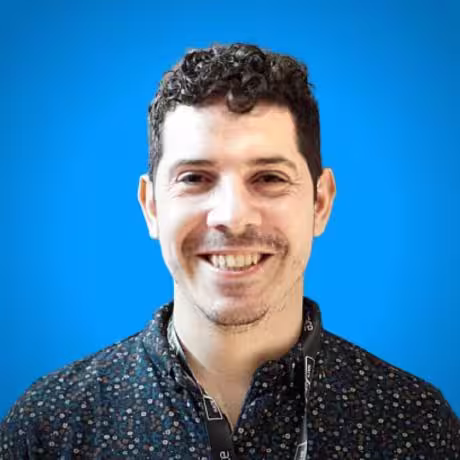 Master programmer with +15 years of experience